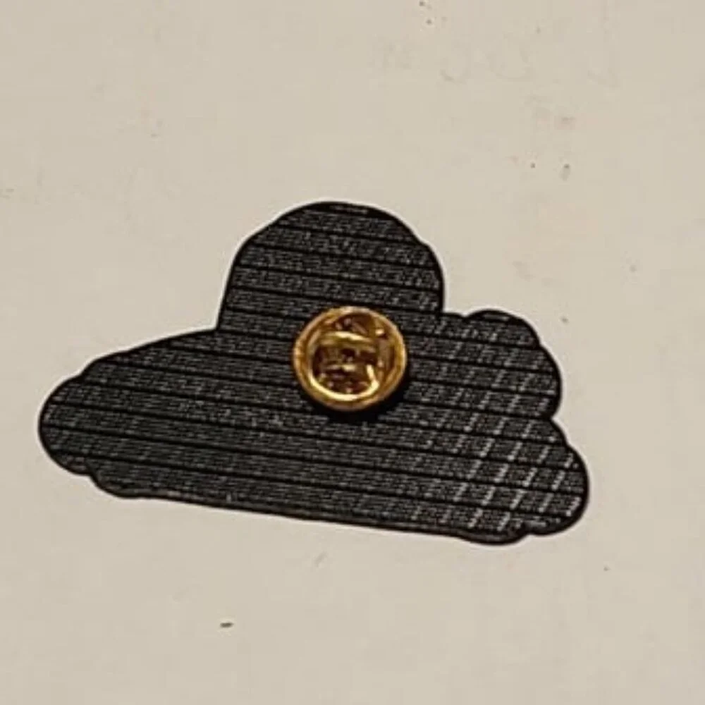 Naruto Akatsuki Itachi with Red Cloud Enamel Pin - Iconic Anime Collectible - Picture 4 of 4